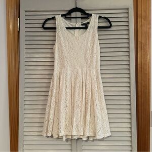 Forever 21 lace dress size S